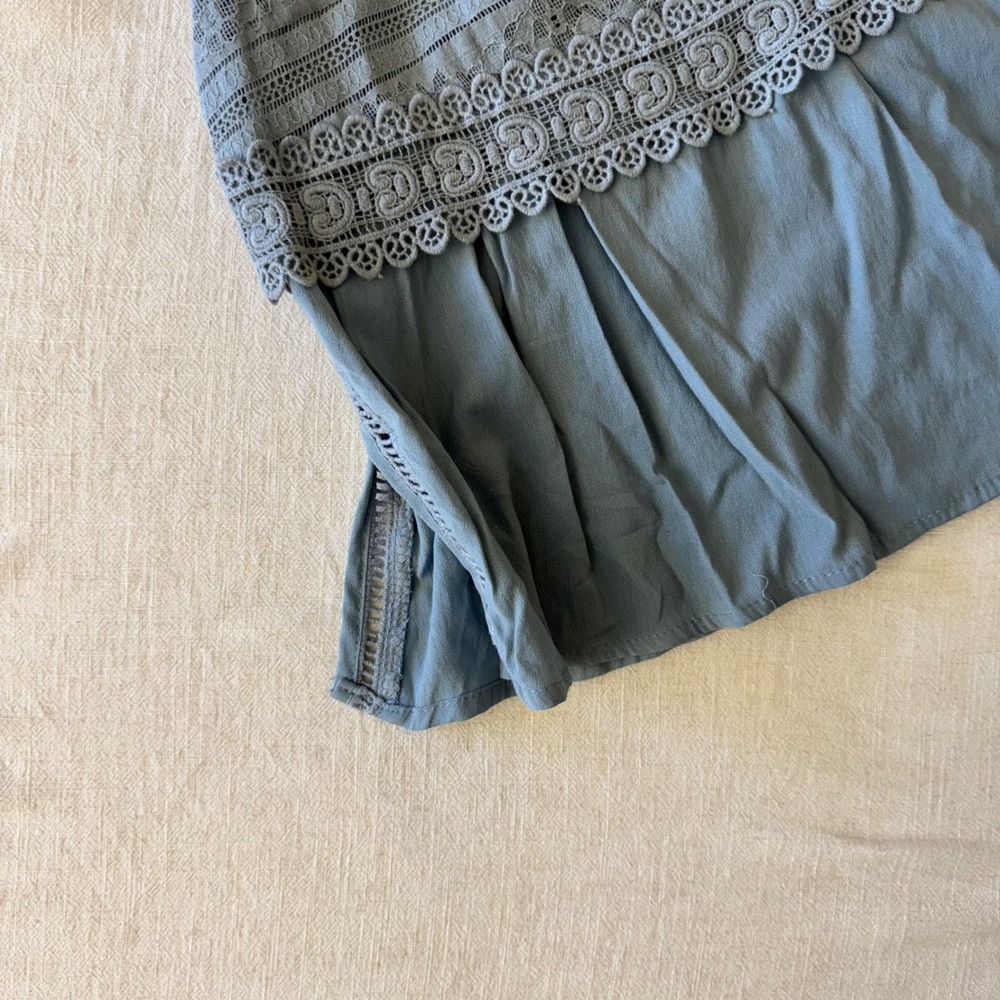 Altar'd State Womens XS Dusty Blue Lace Crochet Peplum Sleeveless Top - Picture 5 of 9